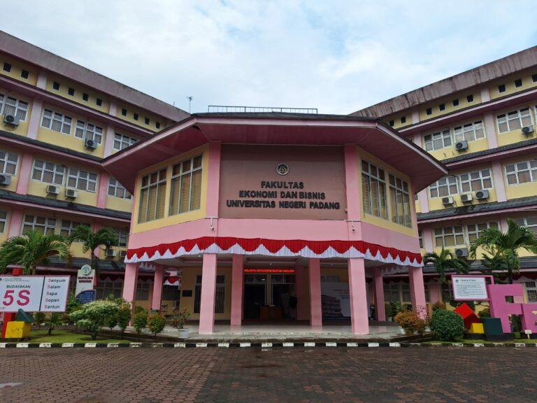 Penerimaan Mahasiswa Baru Program Studi Manajemen Bisnis Syariah S1 Fakultas Ekonomi dan Bisnis Universitas Negeri Padang Tahun Akademik 2024/2025
